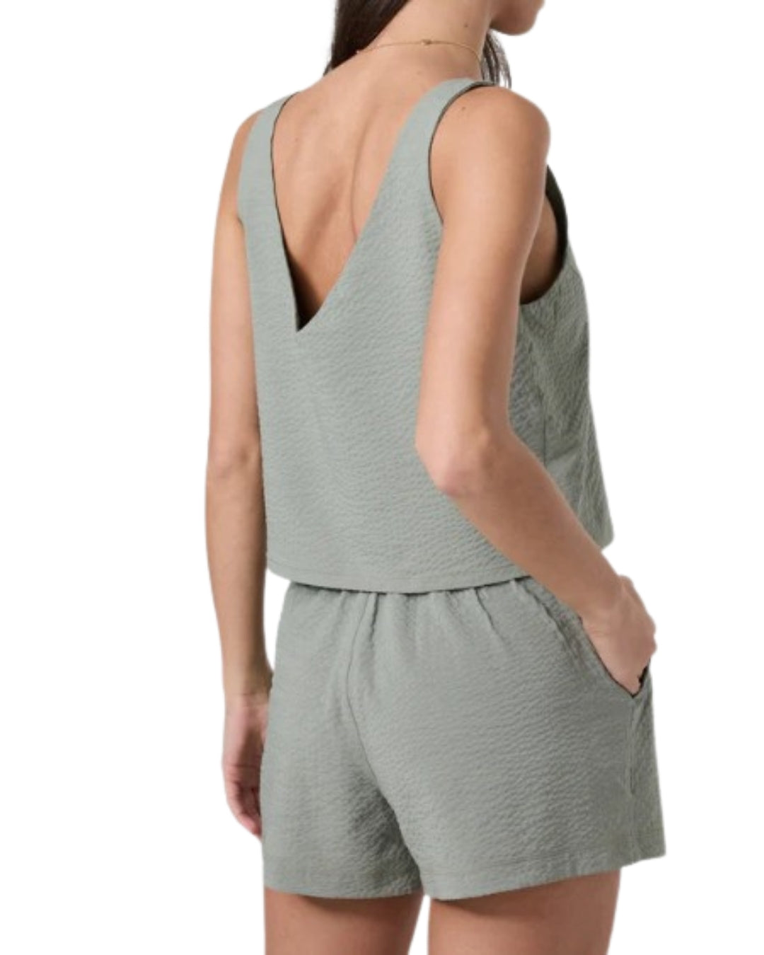 Vuori Villa Tank, back view showing lightweight fabric and relaxed fit